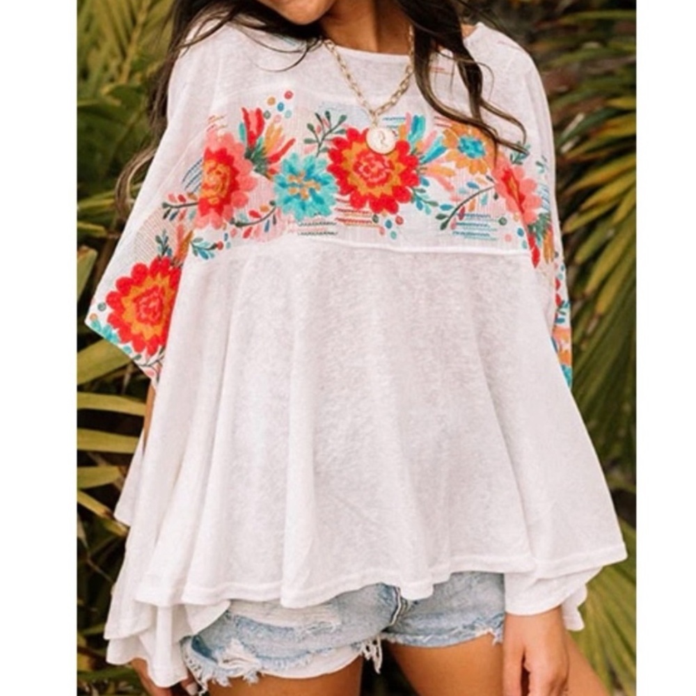 New SAVANNA JANE Rhea Floral Embroidered Poncho Top Kimono Sleeves sz S / M